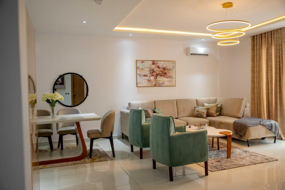 Full mood Homes view 4
