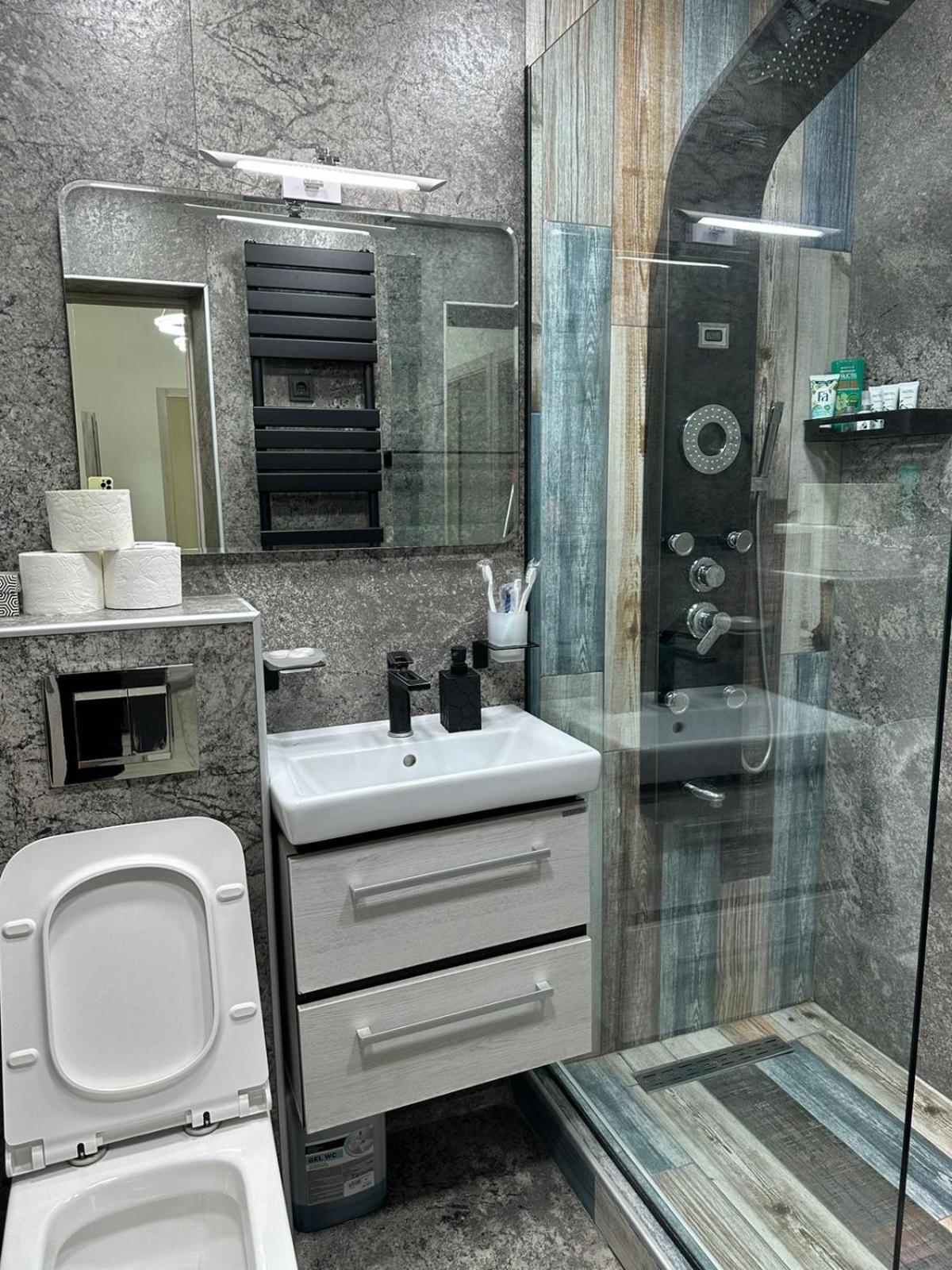 Christina's Stylish Stay at Shinararner 6 / 1, Ajapniak, Yerevan
