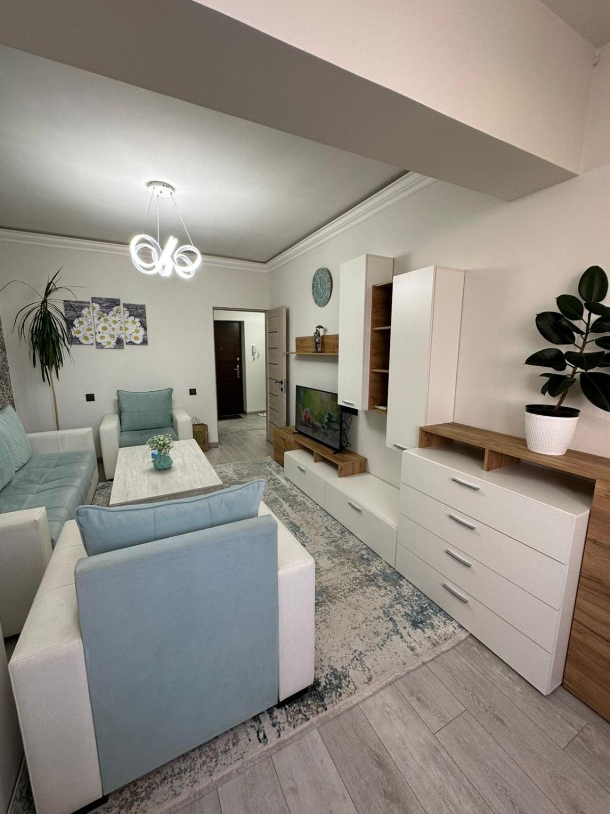 Christina's Stylish Stay at Shinararner 6 / 1, Ajapniak, Yerevan