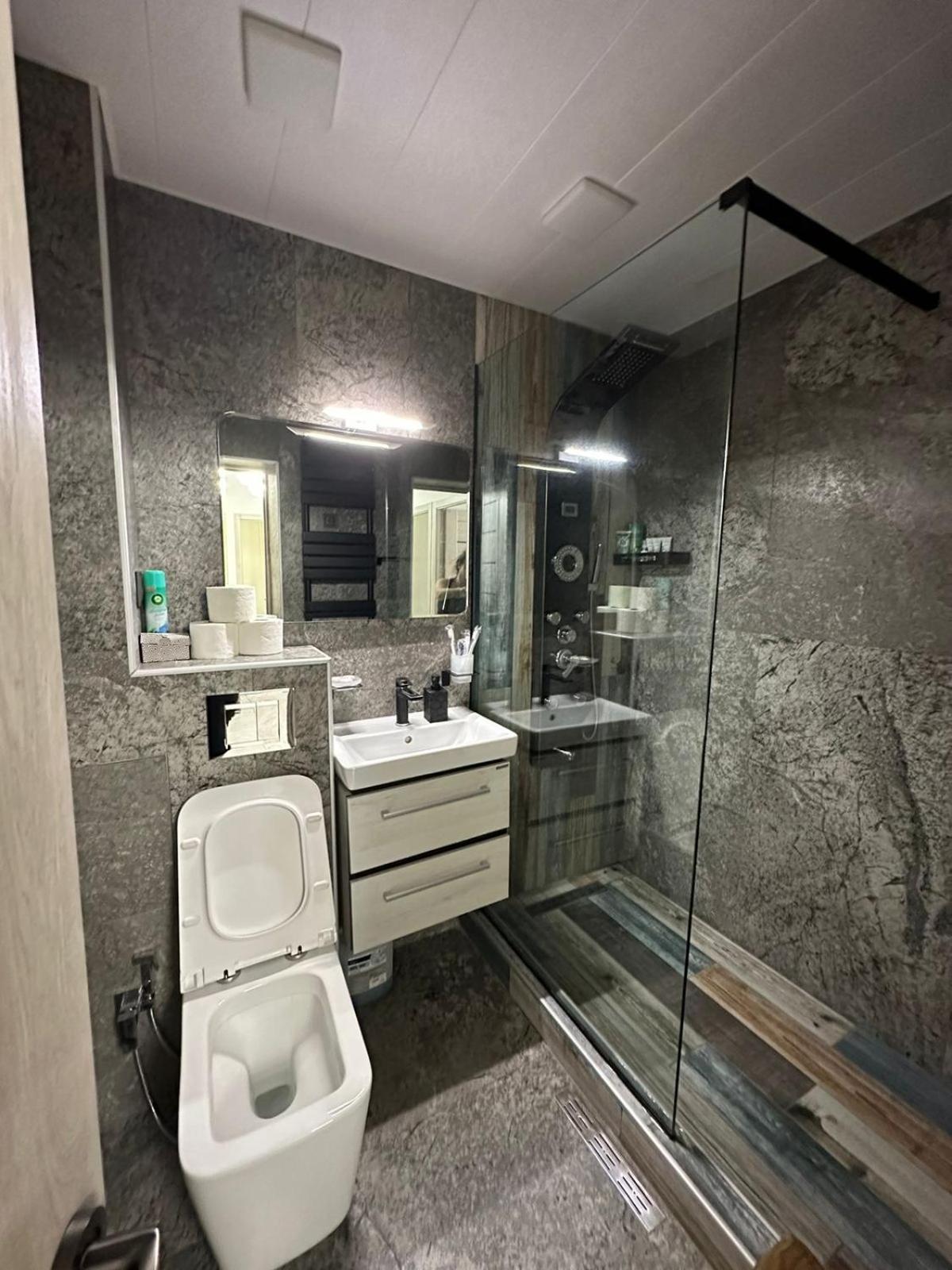 Christina's Stylish Stay at Shinararner 6 / 1, Ajapniak, Yerevan