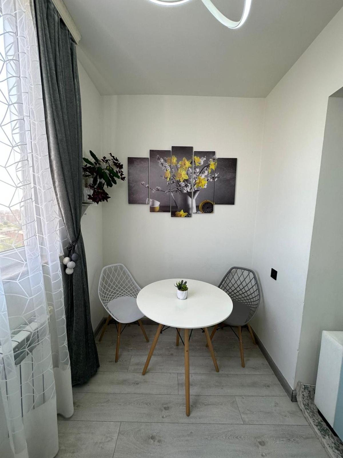 Christina's Stylish Stay at Shinararner 6 / 1, Ajapniak, Yerevan