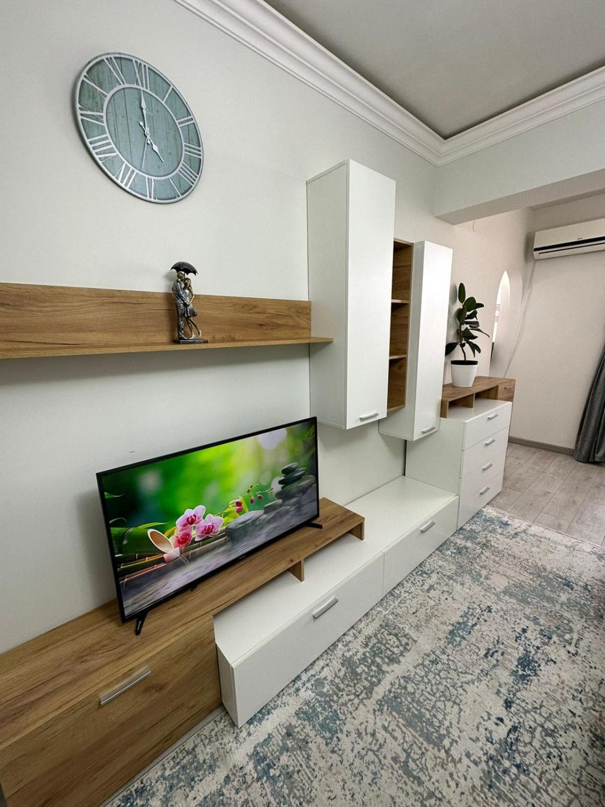 Christina's Stylish Stay at Shinararner 6 / 1, Ajapniak, Yerevan