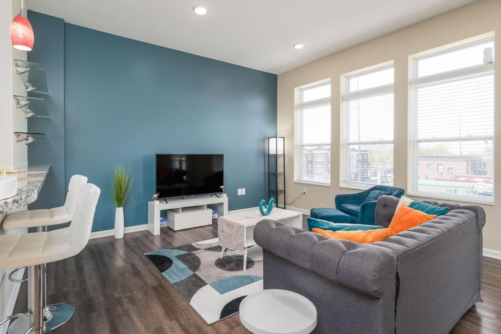 Indianapolis Vacations - Stylish 1BR on Downtown Indy - Property Image 1