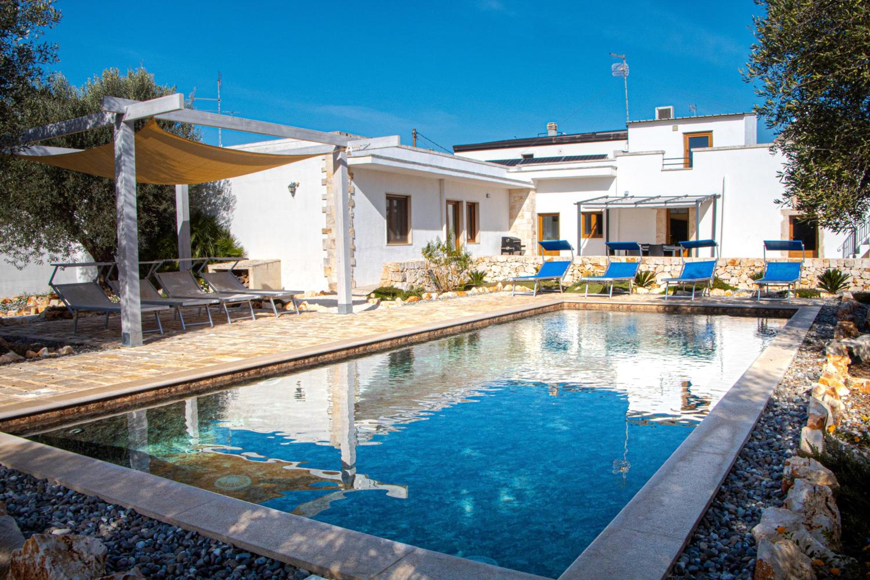 Villa with Trullo and Pool, Alberobello