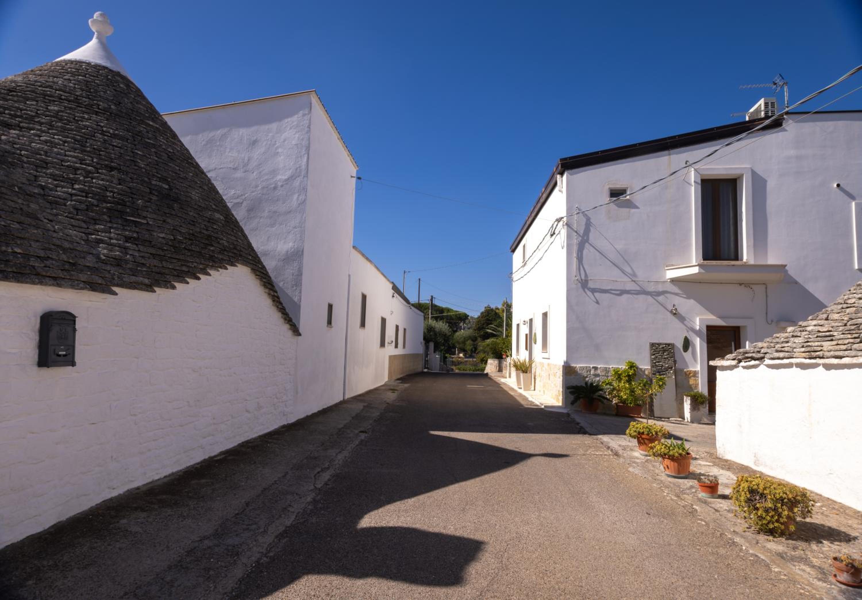 Villa with Trullo and Pool, Alberobello