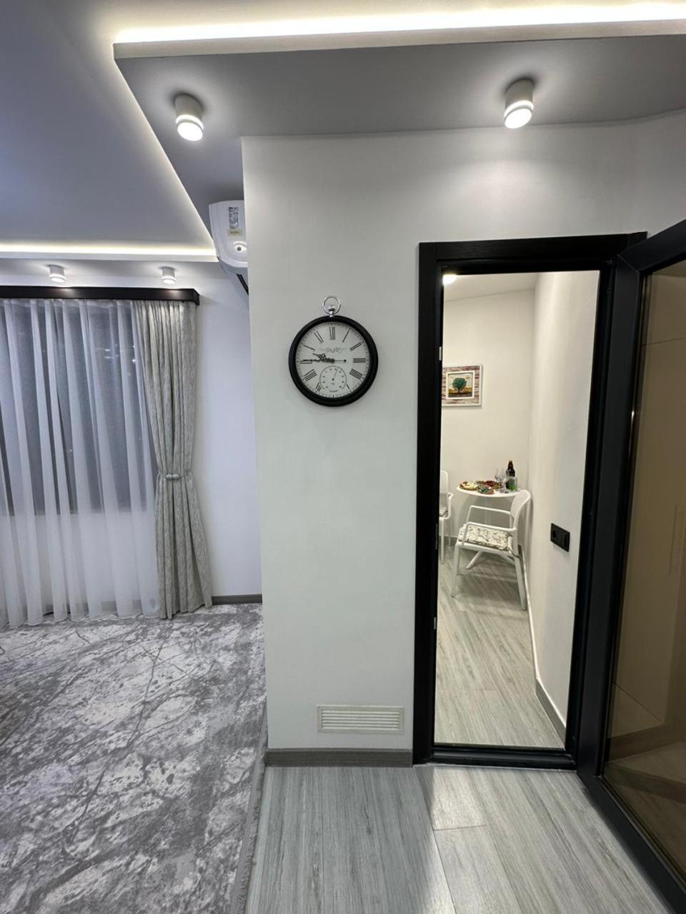 Christina's Stylish Stay at Leningradyan 52, Yerevan
