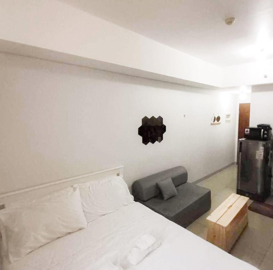 Beacon Makati Condo Free POOL Access FREE WIFI 100mbps & FREE Netflix
