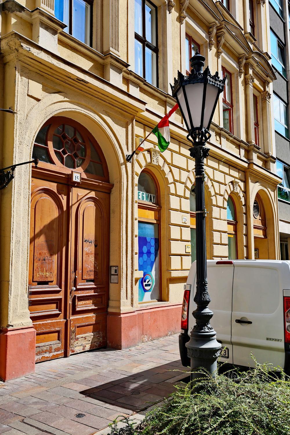 Supreme Astoria Semmelweis