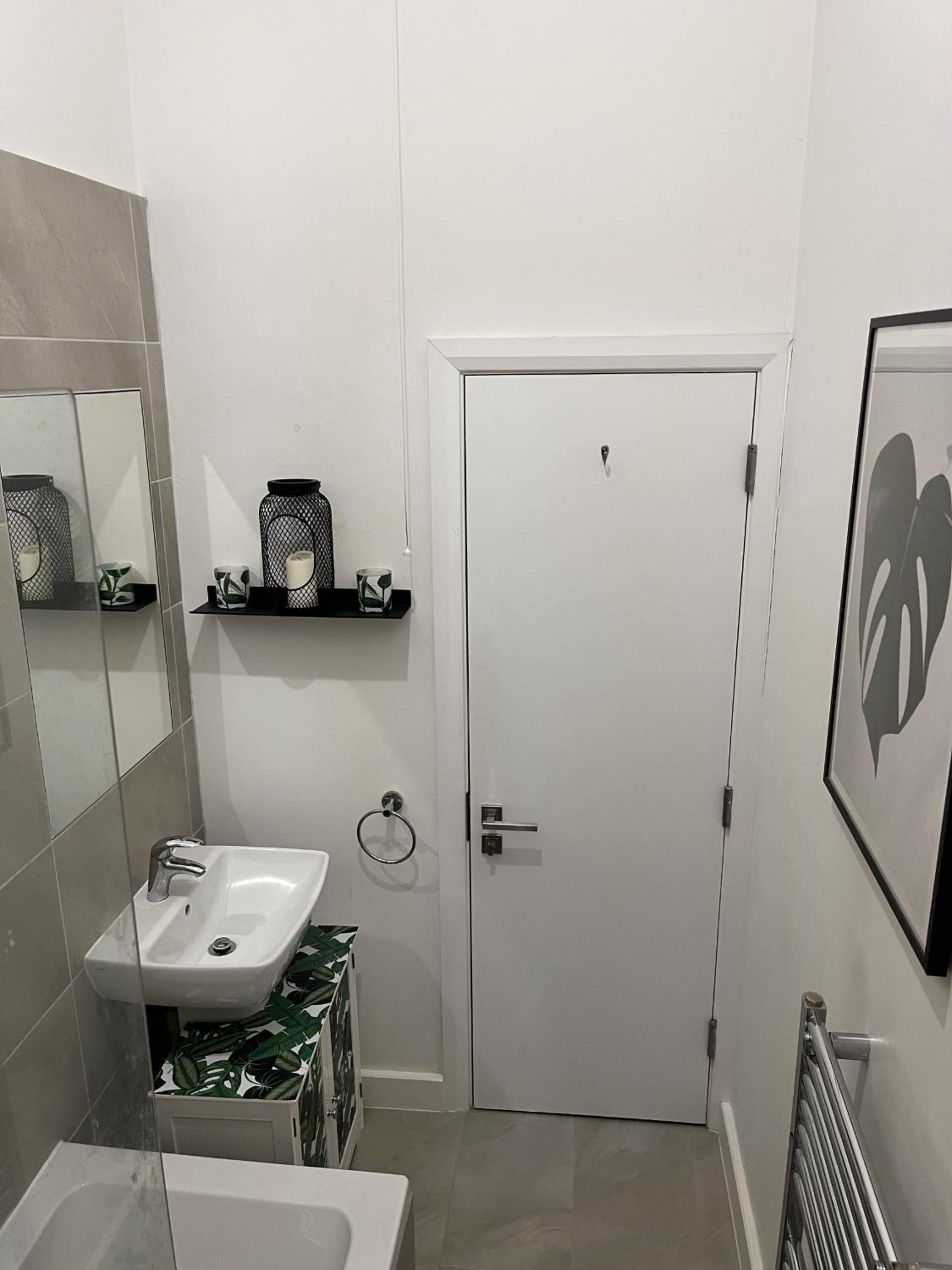 Spacious modern 1-bed apartment near Victoria Park & London Stadium