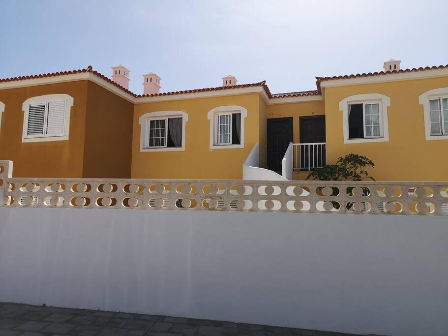 Apartment am Meer mit Pool