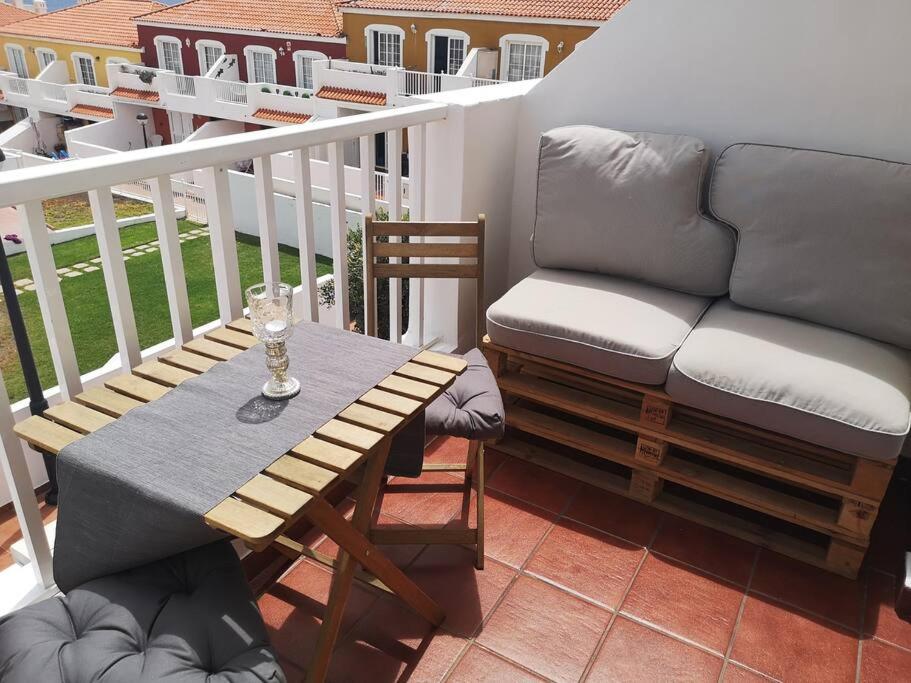 Apartment am Meer mit Pool