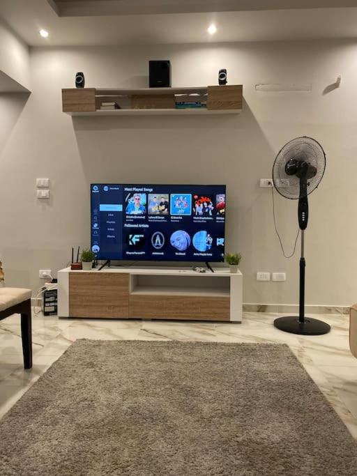 2BR Modern apartment