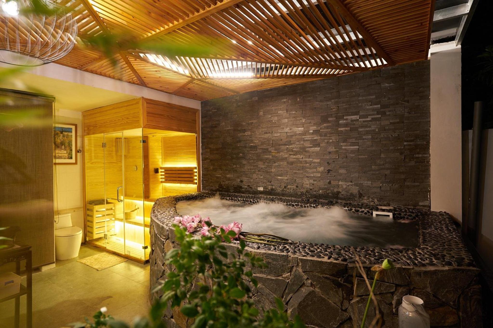 Perfect private villa and outdoor spa with garden 4 bedrooms