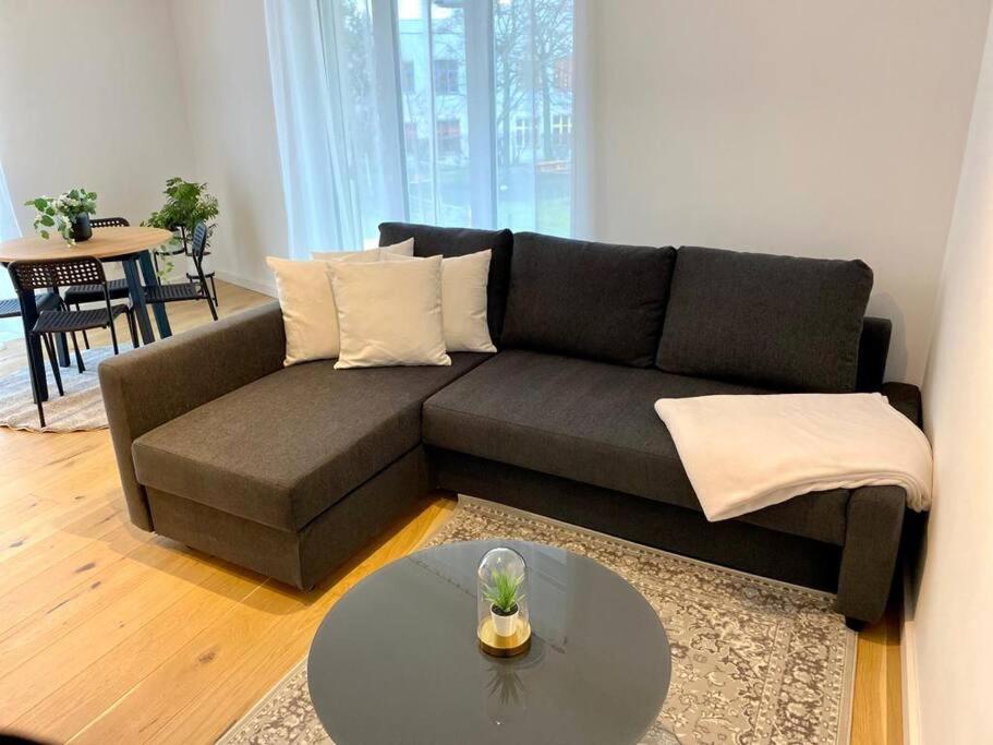 Cozy & Stylish Appartment in Vienna - 1 min to U3 Metro - Quiet Area with Shops nearby