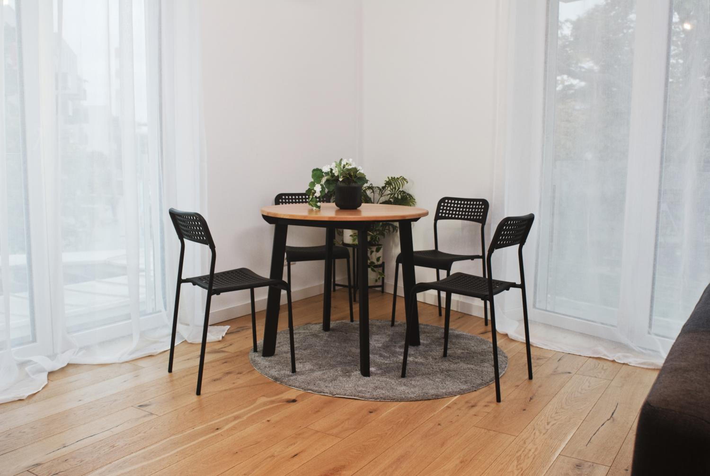 Cozy & Stylish Appartment in Vienna - 1 min to U3 Metro - Quiet Area with Shops nearby