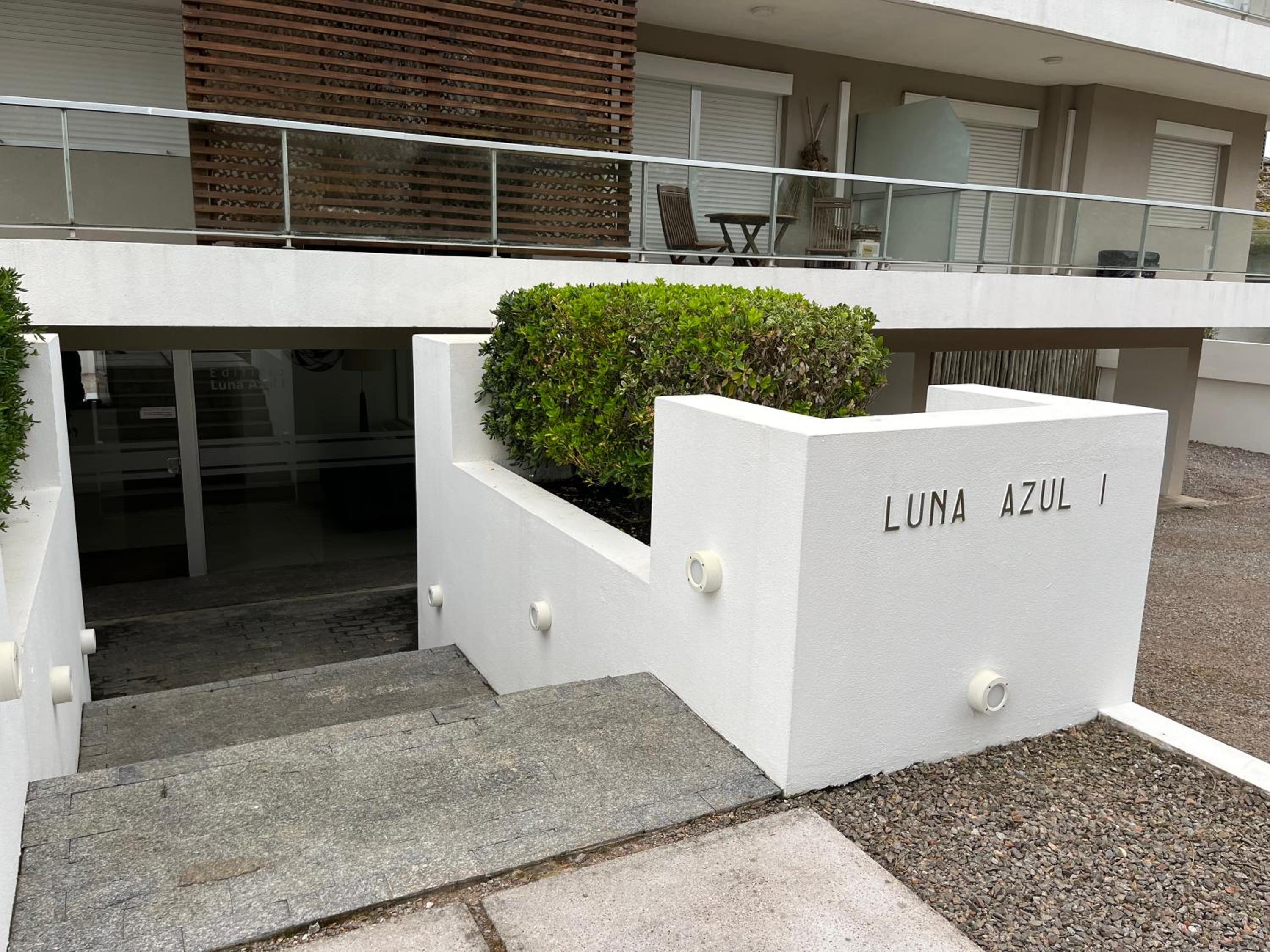Luna Azul 1 view 2
