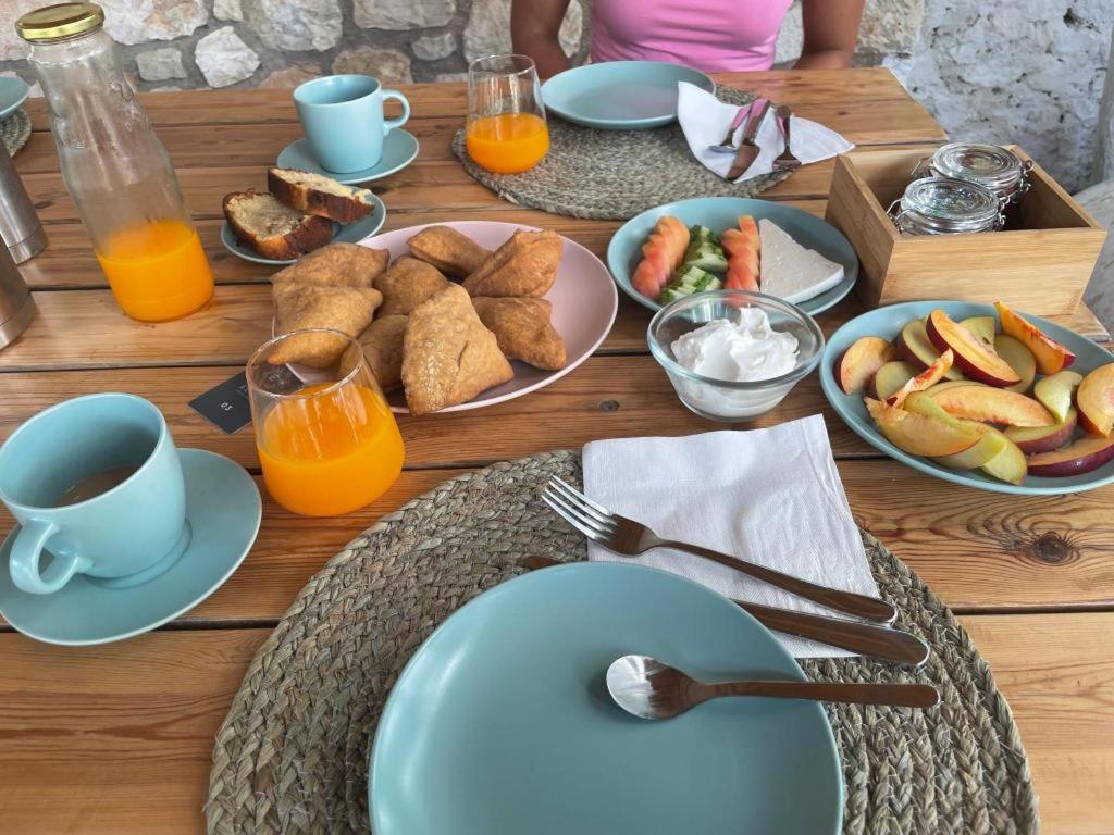 Elpis Guest House