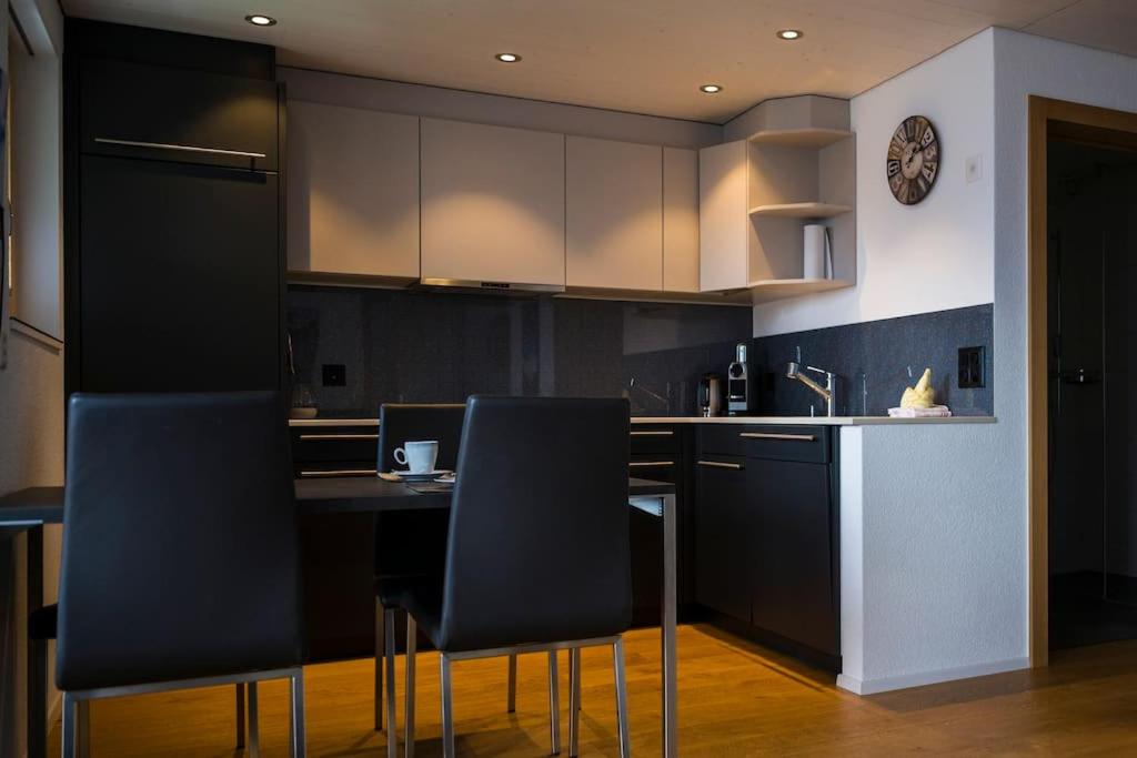 Moderne 2-Zimmer-Wohnung in Albinen mit Aussicht