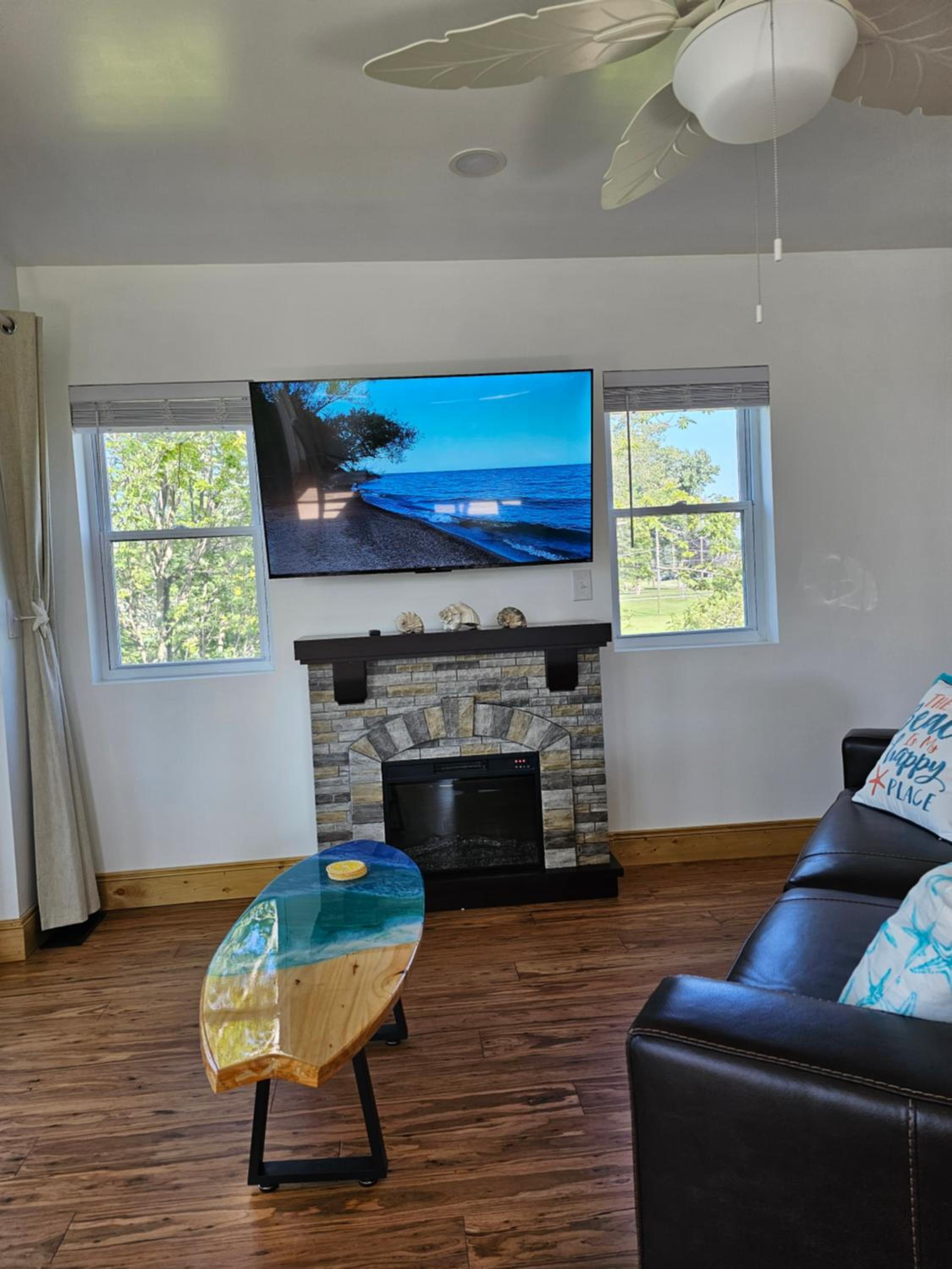 Tree-Top Lake-Front Cottage view 3