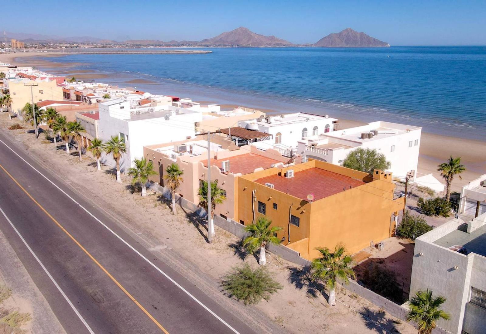 Villa de Las Palmas 3BR Holiday Rental Home view 3