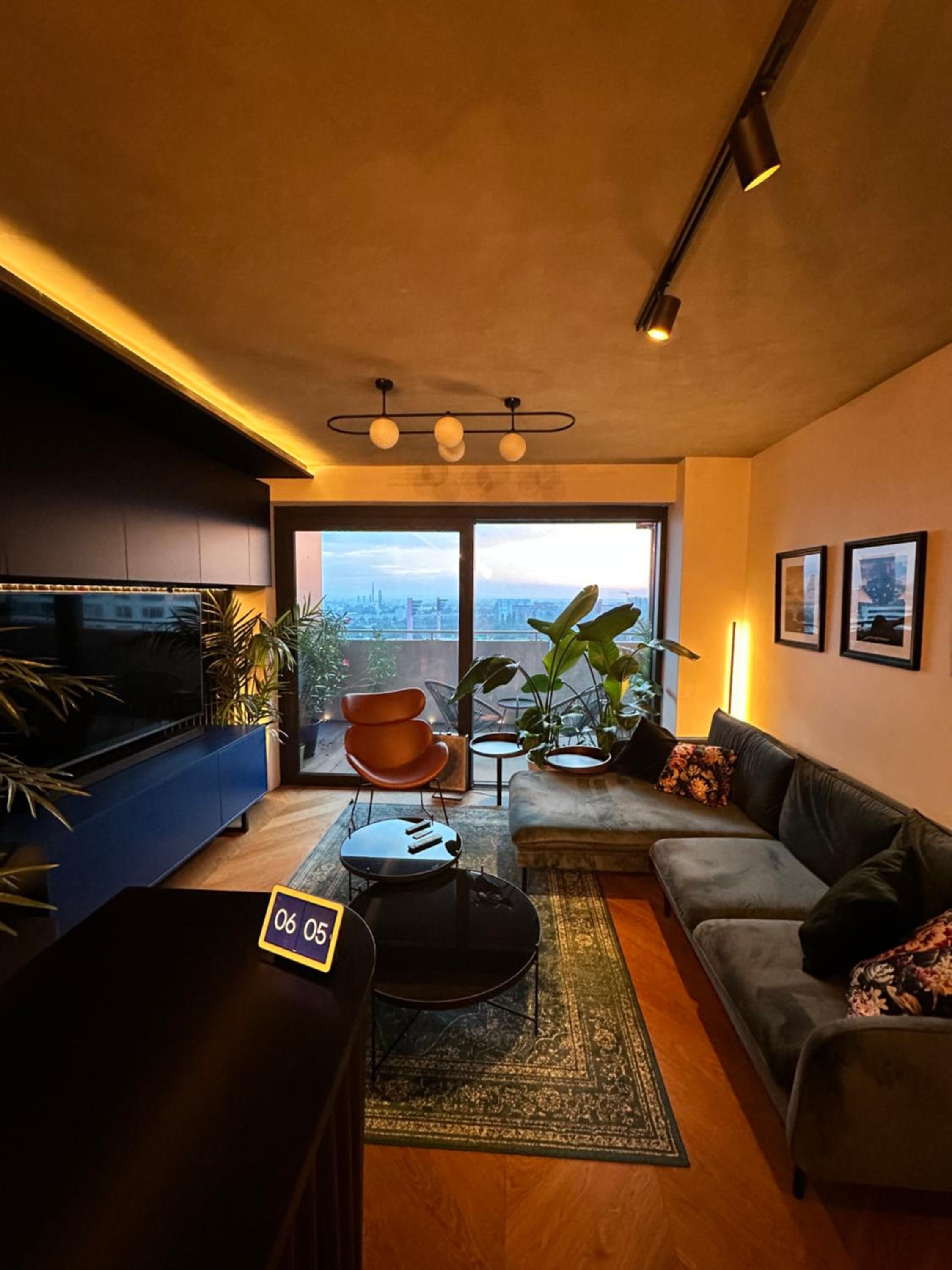 Skyline elegance with free parking view 5