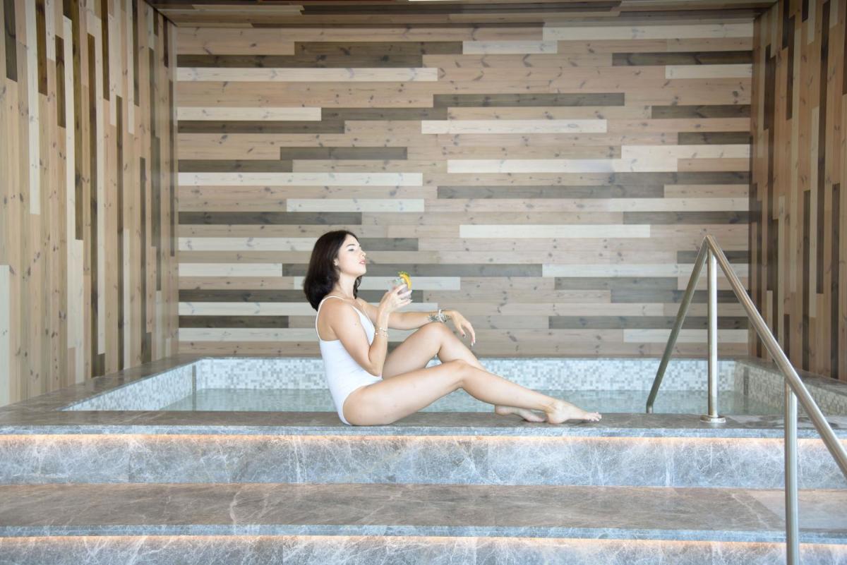 YOUR STAY Apartments at the SLS Residence