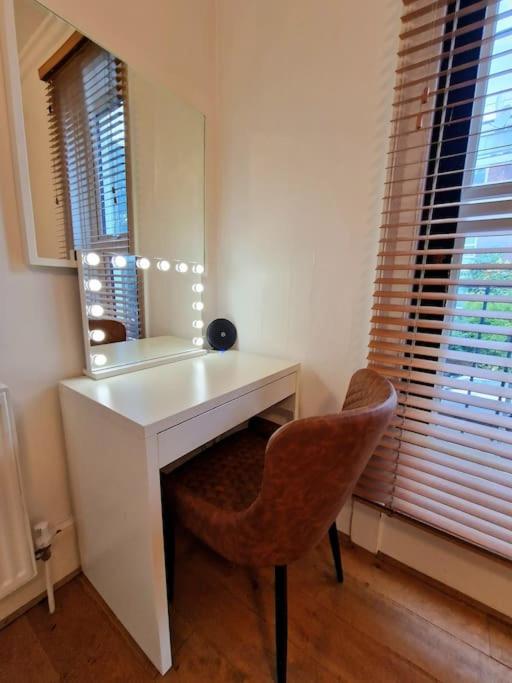 4 Bedroom, 3 Bathroom Private House in Central London, 3 minutes walk to Edgware Road Station