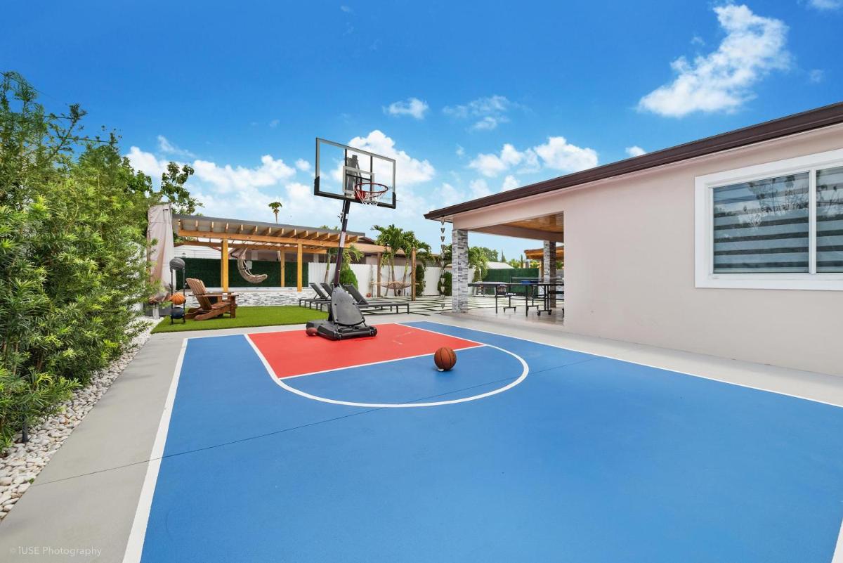 Peaceful Rental Retreat in Miami Jacuzzi, BBQ L25 view 3