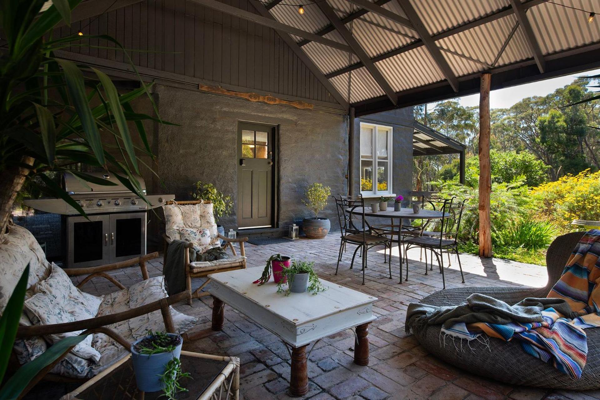 Edessa Lodge - 2 bedroom tranquil bush retreat