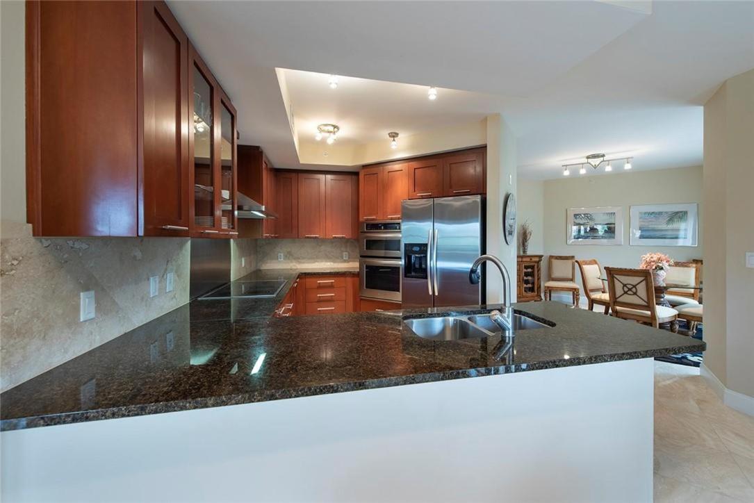 2/2 Boutique Condo in Ft. Lauderdale view 2