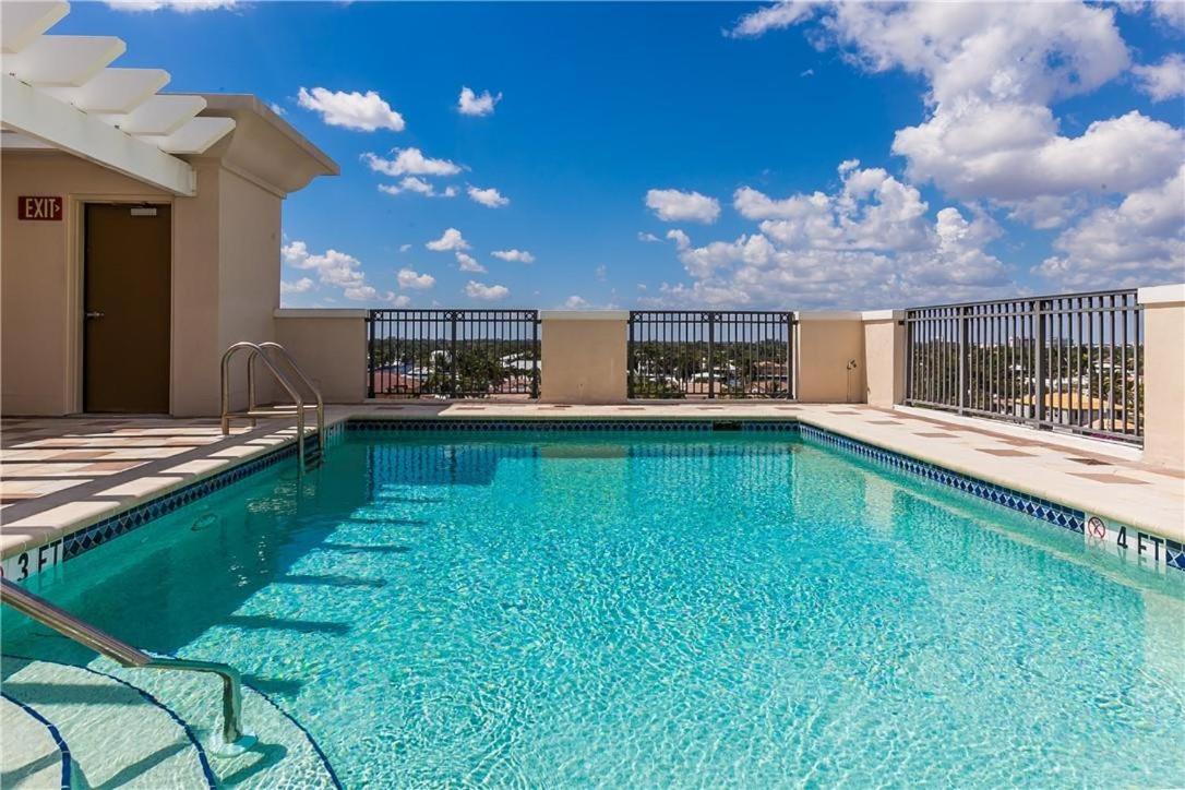 2/2 Boutique Condo in Ft. Lauderdale view 5