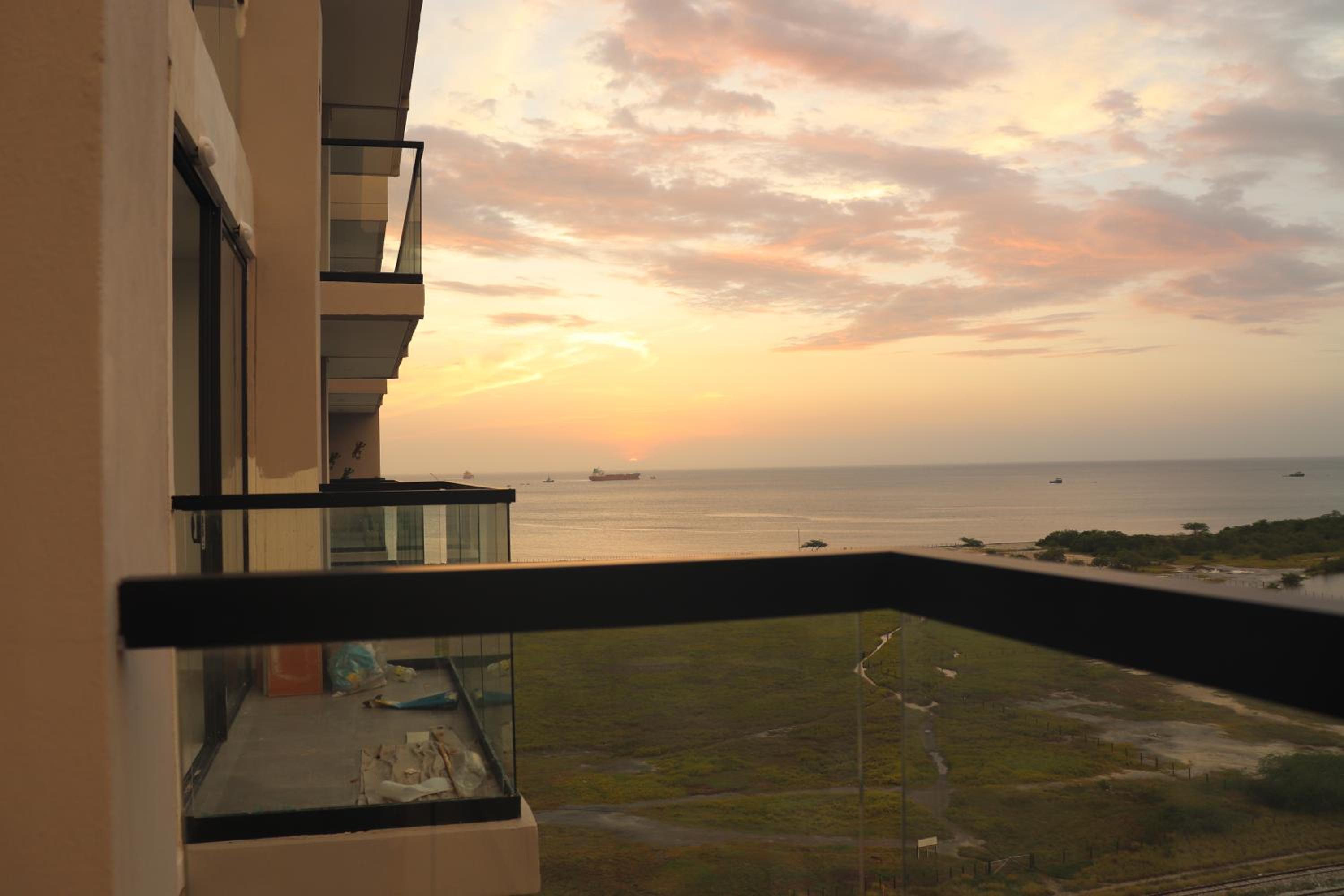 APARTASUITE LUCIA SUN SET