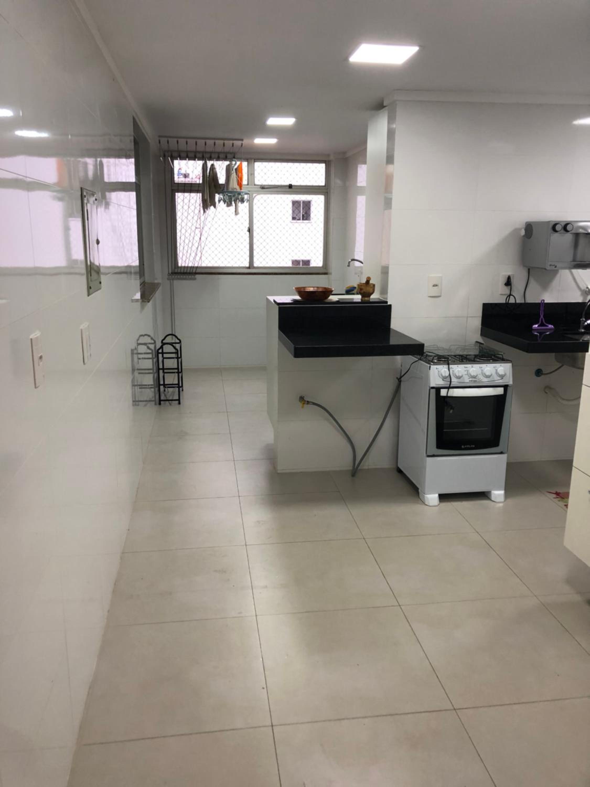 Alto padrão - Apartamento de 3 Quartos na badalada Praia do Morro a poucos passos da Areia - Elevador -Wi-Fi