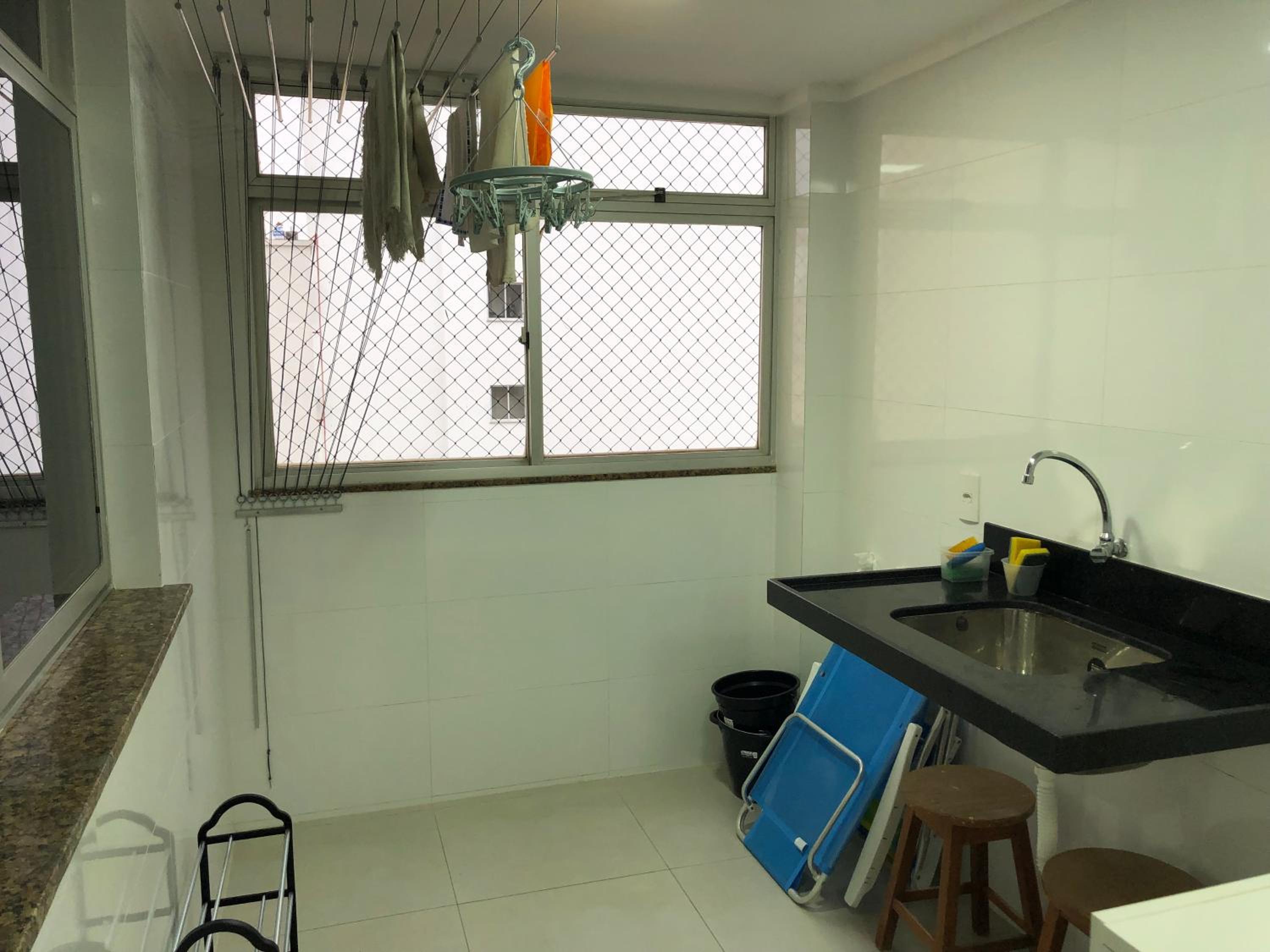 Alto padrão - Apartamento de 3 Quartos na badalada Praia do Morro a poucos passos da Areia - Elevador -Wi-Fi