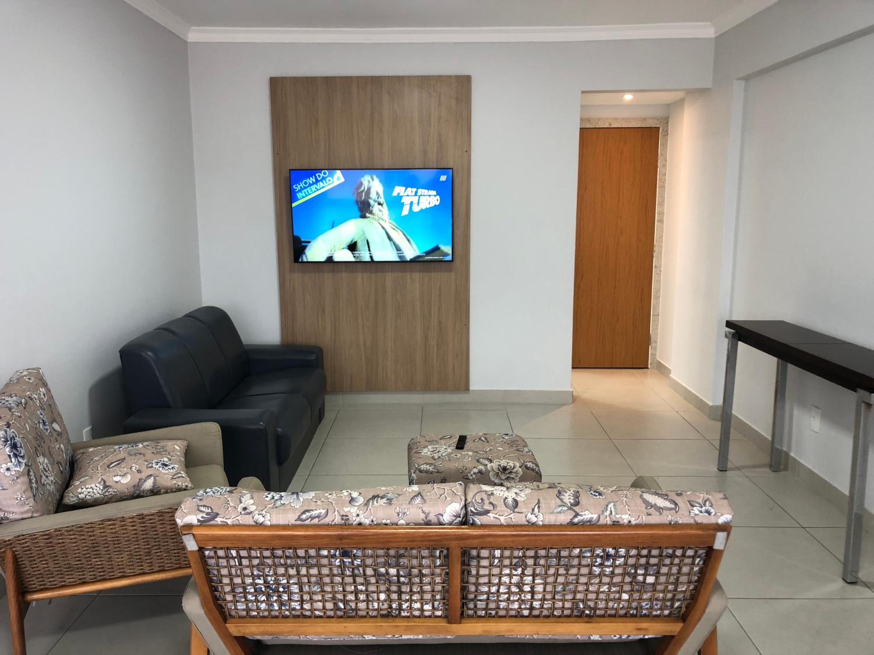 Alto padrão - Apartamento de 3 Quartos na badalada Praia do Morro a poucos passos da Areia - Elevador -Wi-Fi