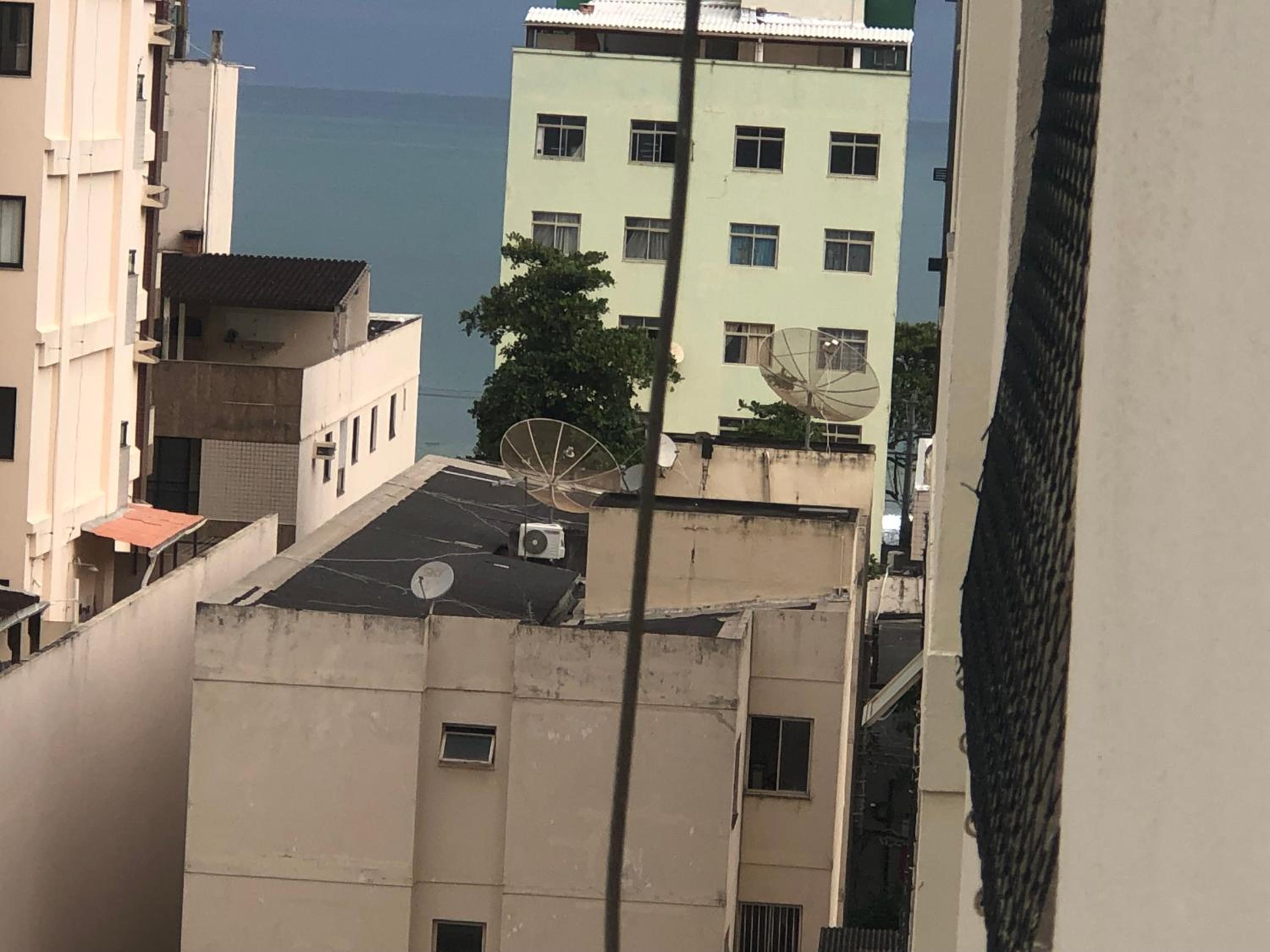 Alto padrão - Apartamento de 3 Quartos na badalada Praia do Morro a poucos passos da Areia - Elevador -Wi-Fi