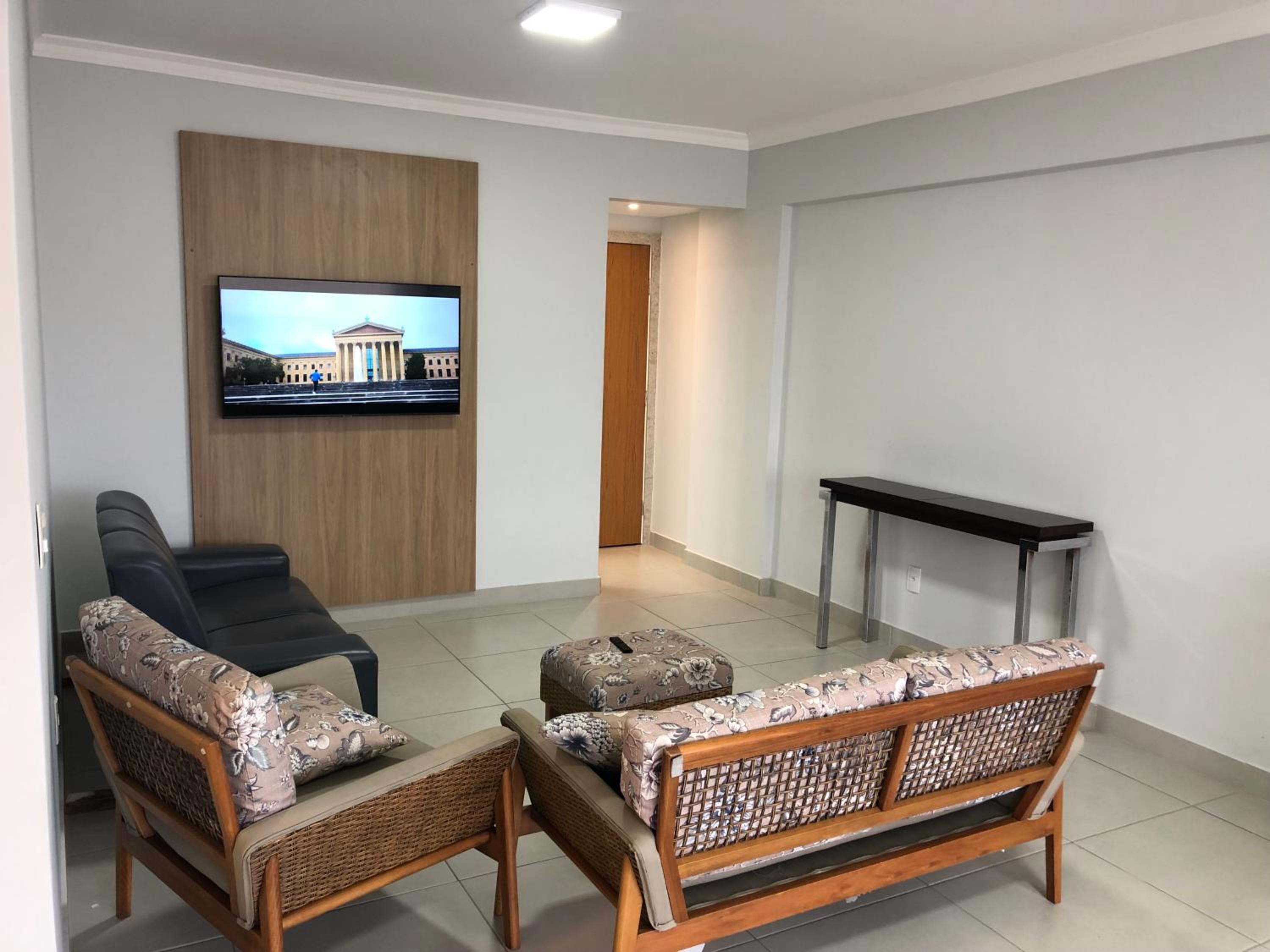 Alto padrão - Apartamento de 3 Quartos na badalada Praia do Morro a poucos passos da Areia - Elevador -Wi-Fi