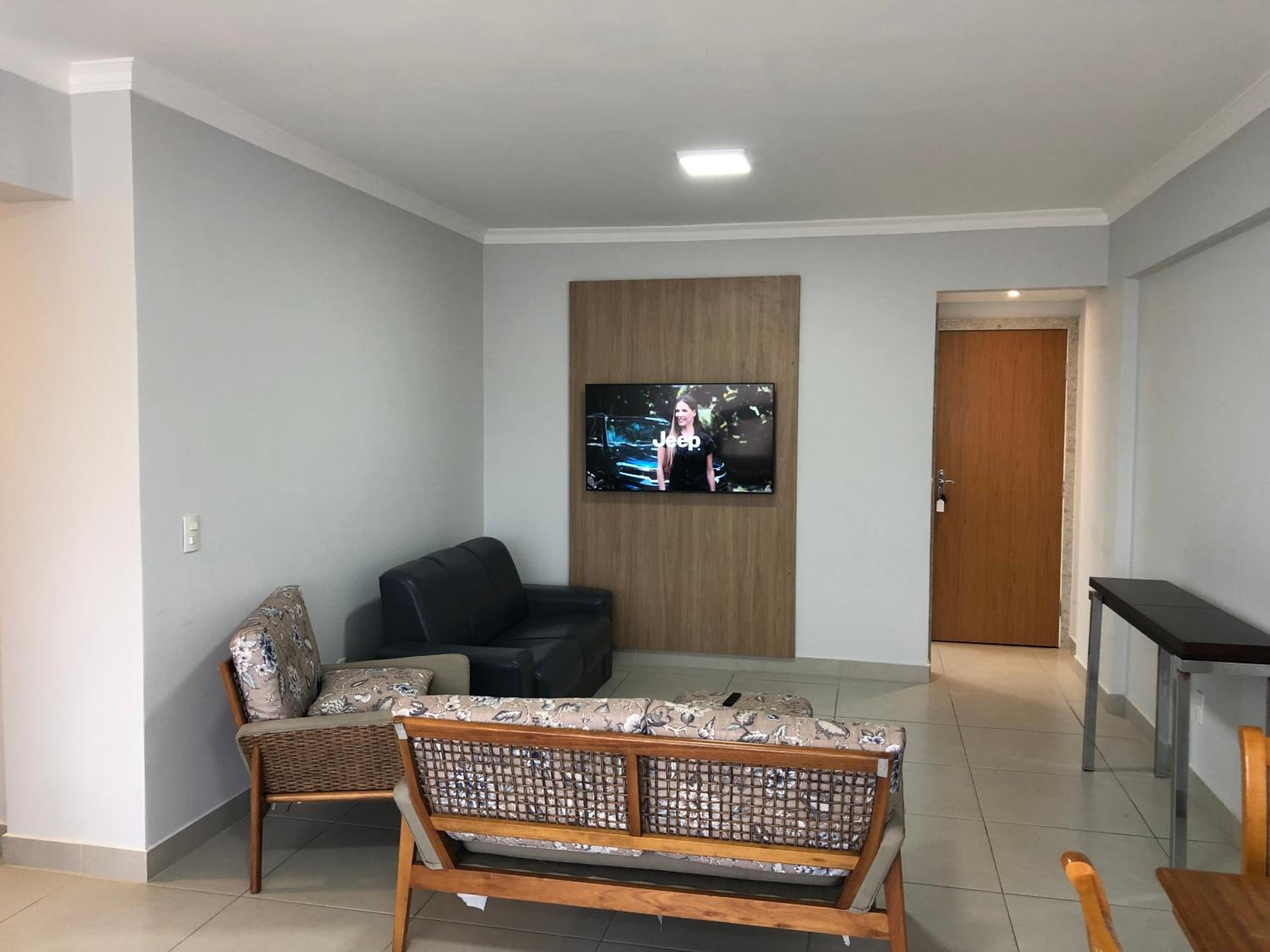 Alto padrão - Apartamento de 3 Quartos na badalada Praia do Morro a poucos passos da Areia - Elevador -Wi-Fi