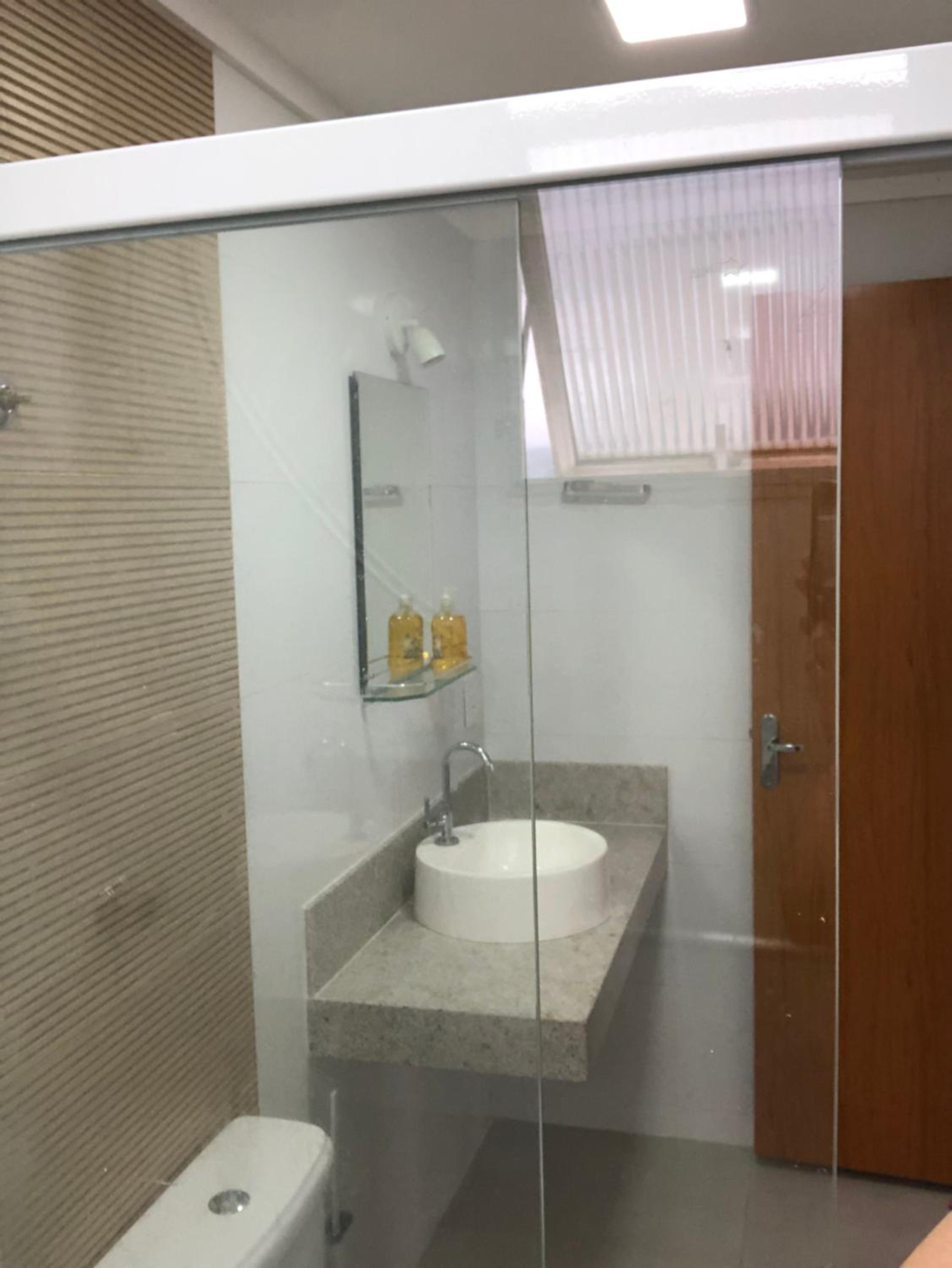 Alto padrão - Apartamento de 3 Quartos na badalada Praia do Morro a poucos passos da Areia - Elevador -Wi-Fi