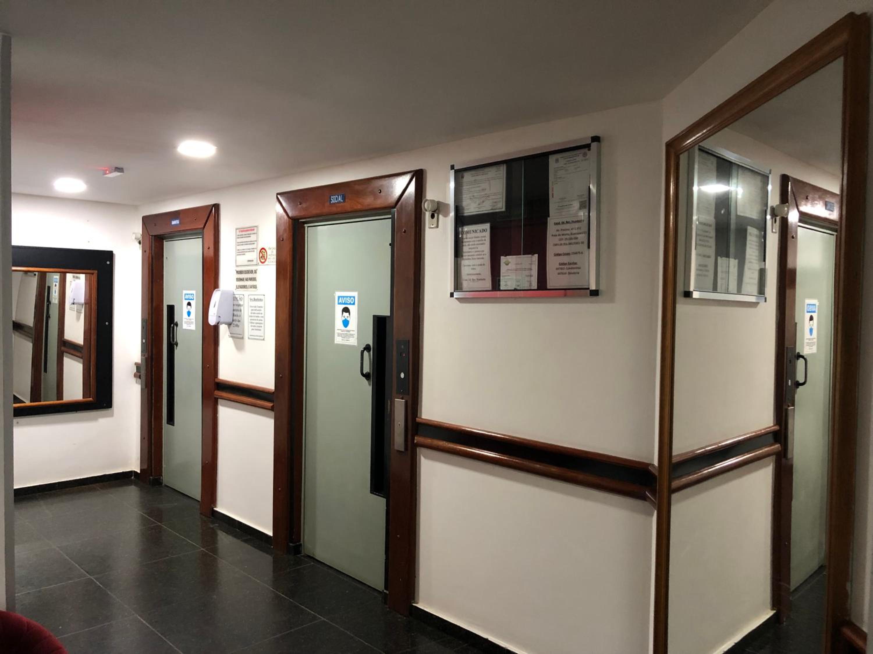 Alto padrão - Apartamento de 3 Quartos na badalada Praia do Morro a poucos passos da Areia - Elevador -Wi-Fi
