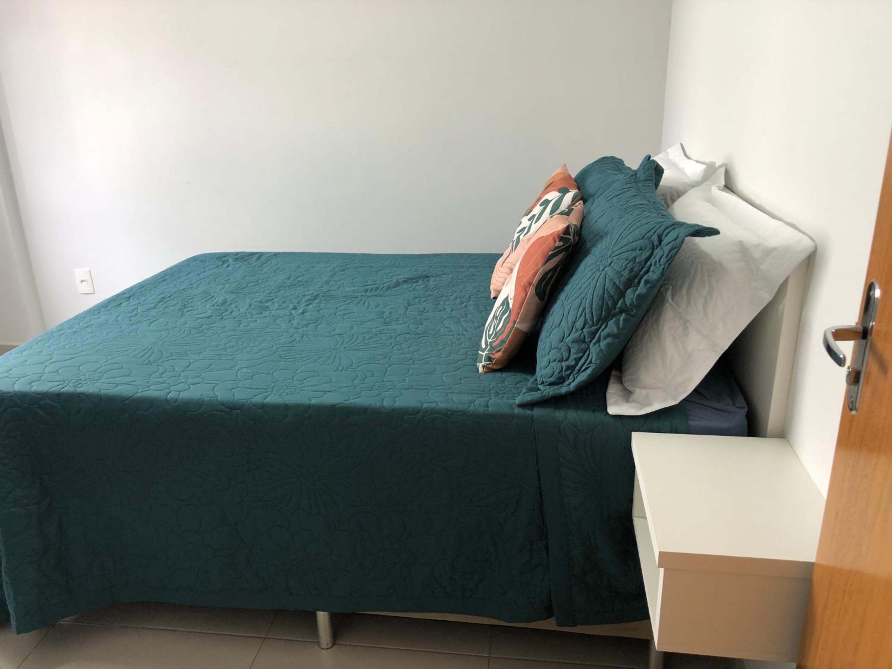 Alto padrão - Apartamento de 3 Quartos na badalada Praia do Morro a poucos passos da Areia - Elevador -Wi-Fi