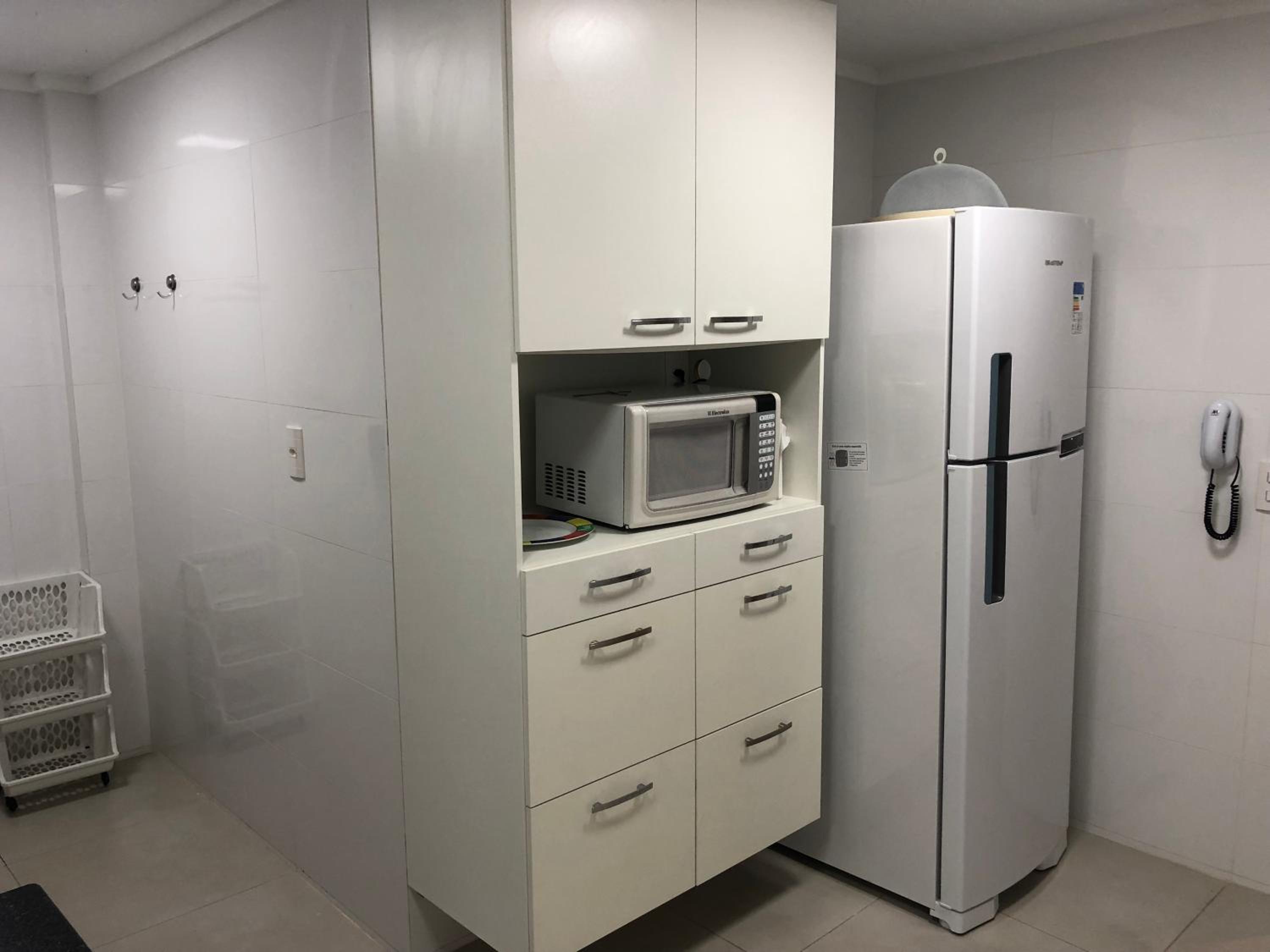 Alto padrão - Apartamento de 3 Quartos na badalada Praia do Morro a poucos passos da Areia - Elevador -Wi-Fi