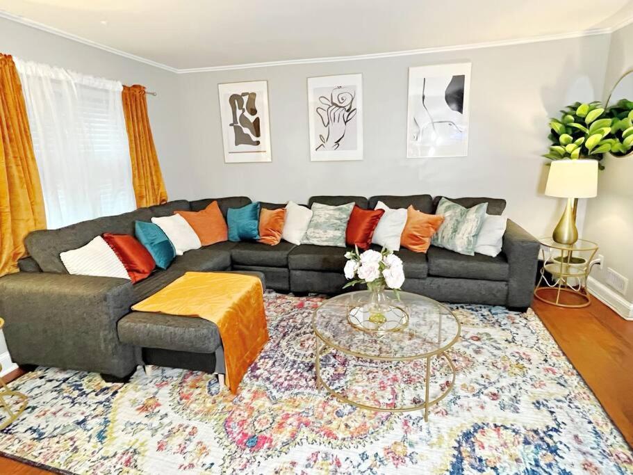 Baltimore Vacations - Towson Center BNB - Property Image 1