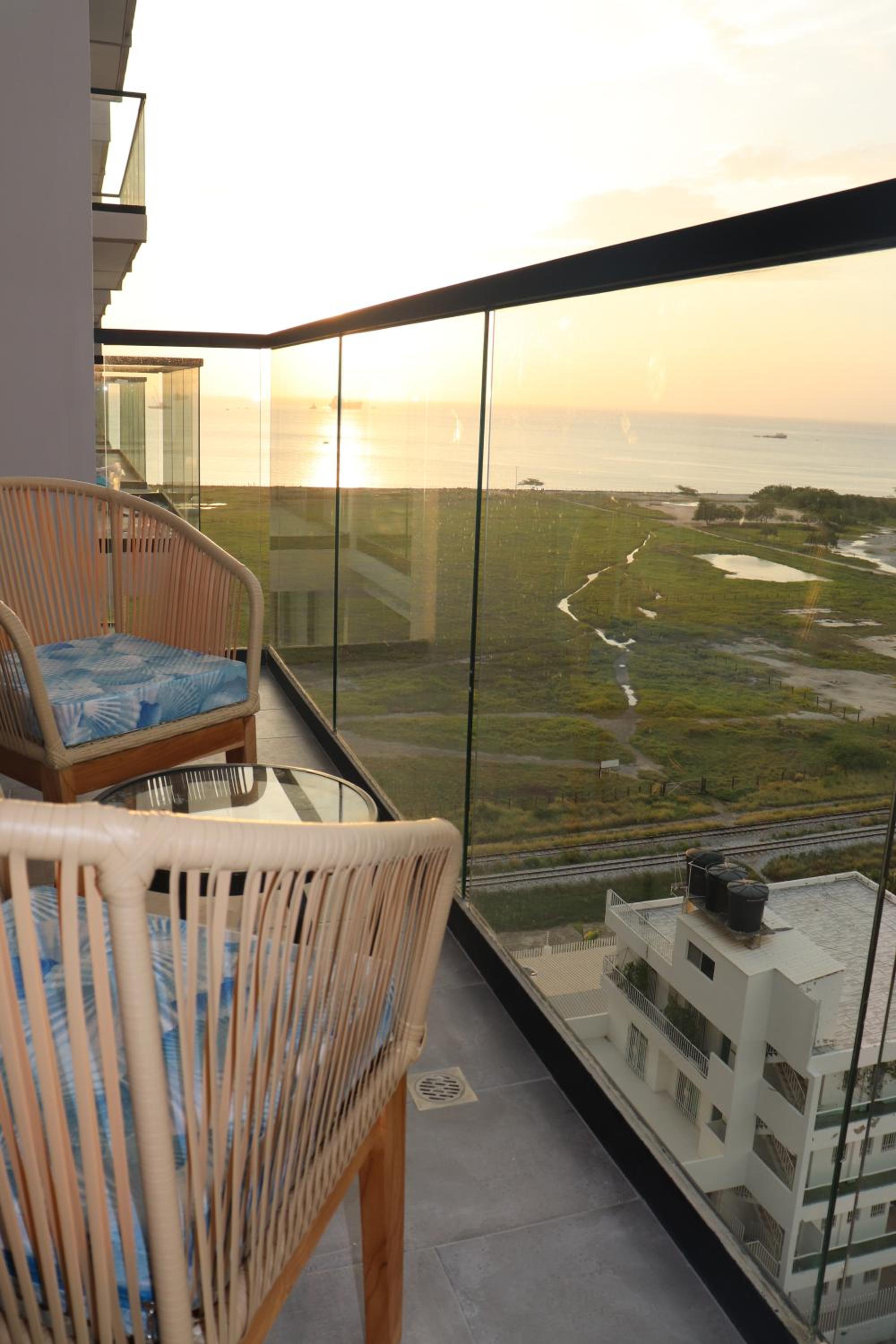 APARTASUITE LUCIA SUN SET