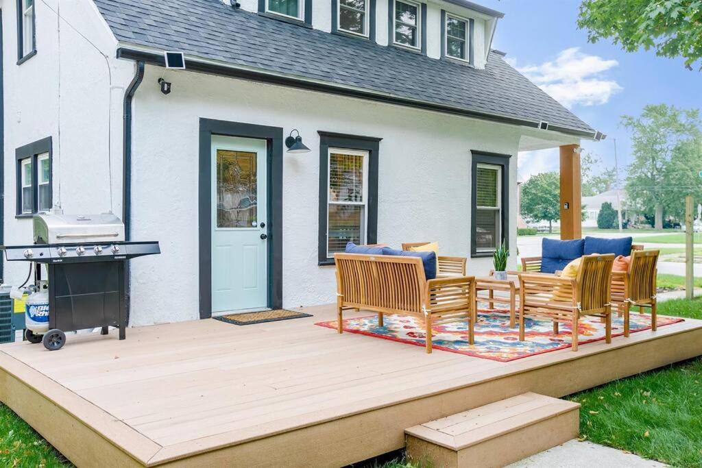 5BR25B Home 5 min From ND Stadium view 5