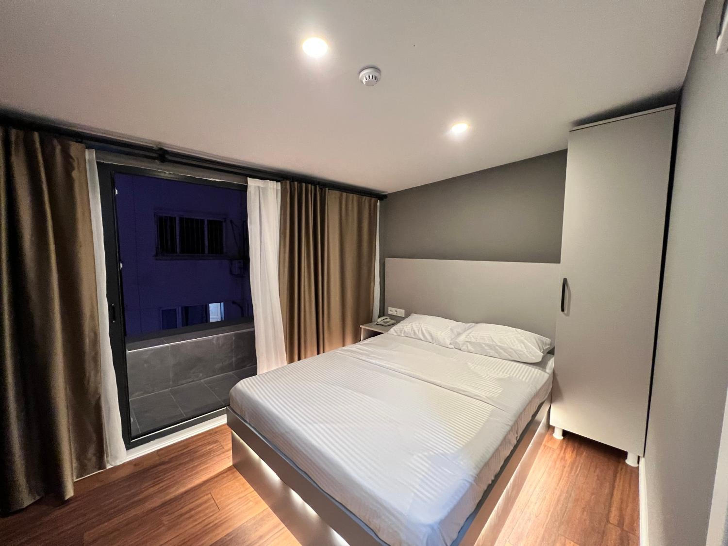 Gökotta Süit - Image 81