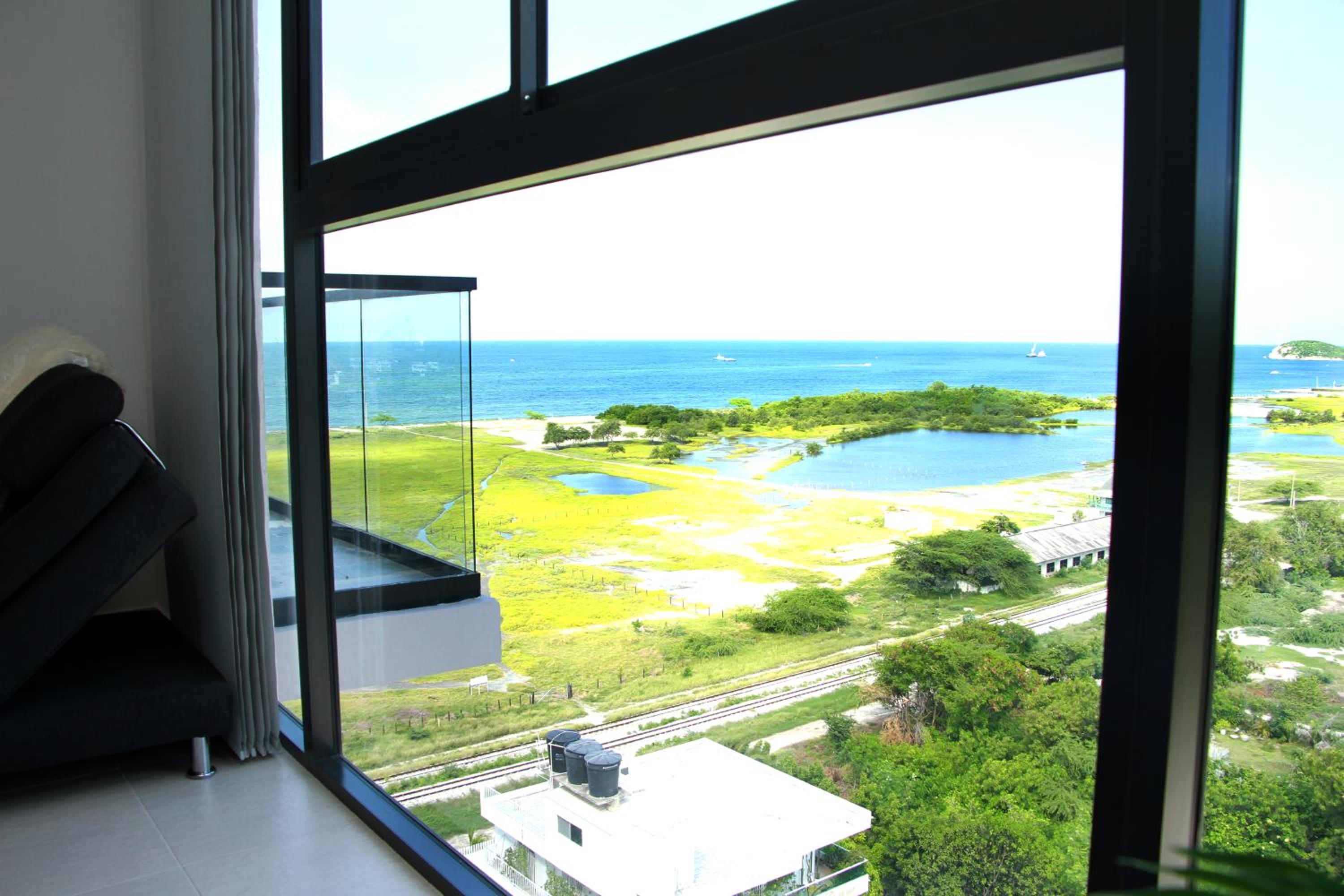 Suite Génesis con vista al mar, Pozos colorados