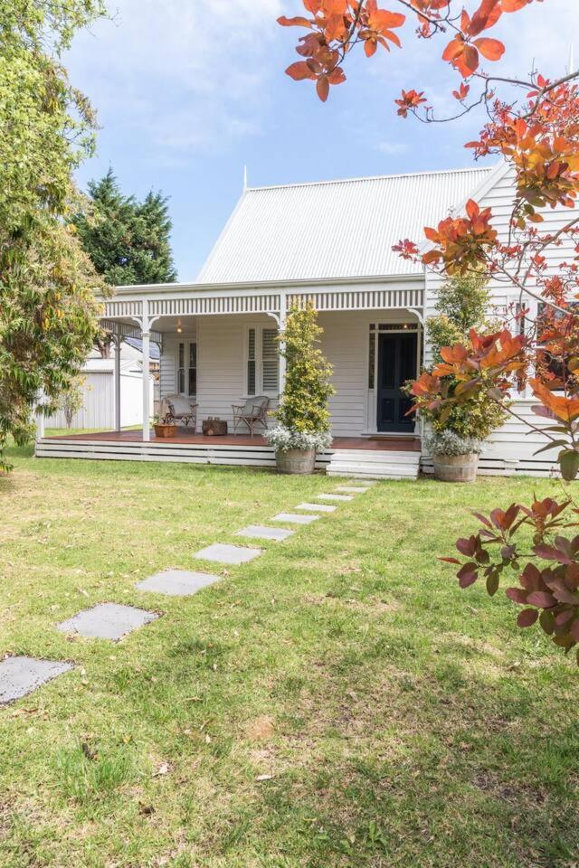 Hamptons On Selby- Barwon Heads. Family and couples beach escape