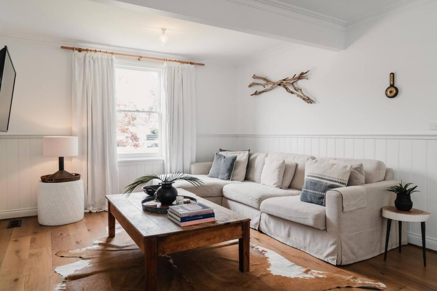 Hamptons On Selby- Barwon Heads. Family and couples beach escape