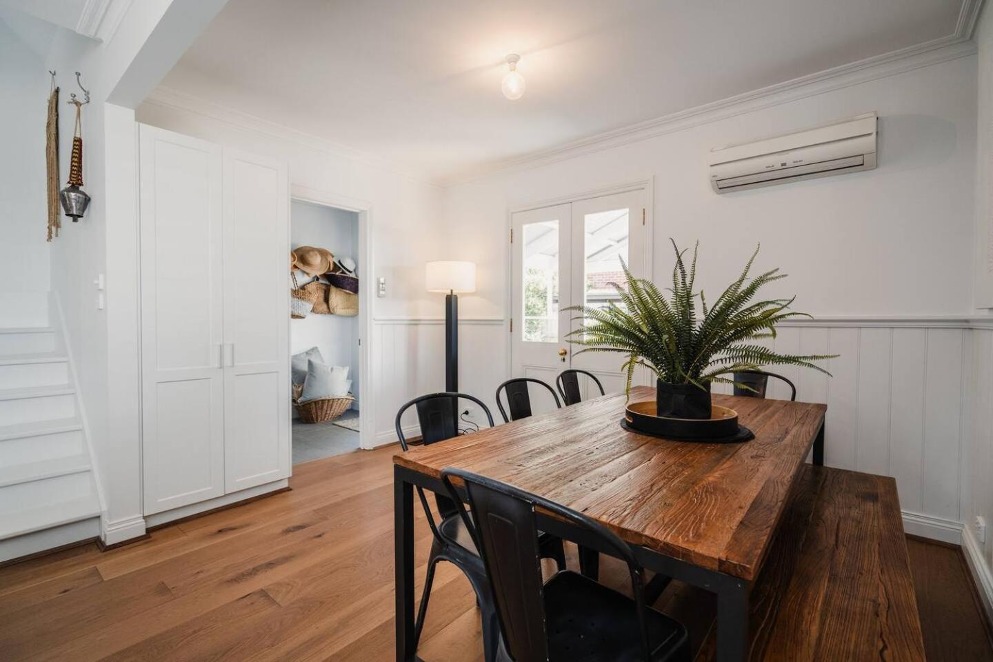 Hamptons On Selby- Barwon Heads. Family and couples beach escape